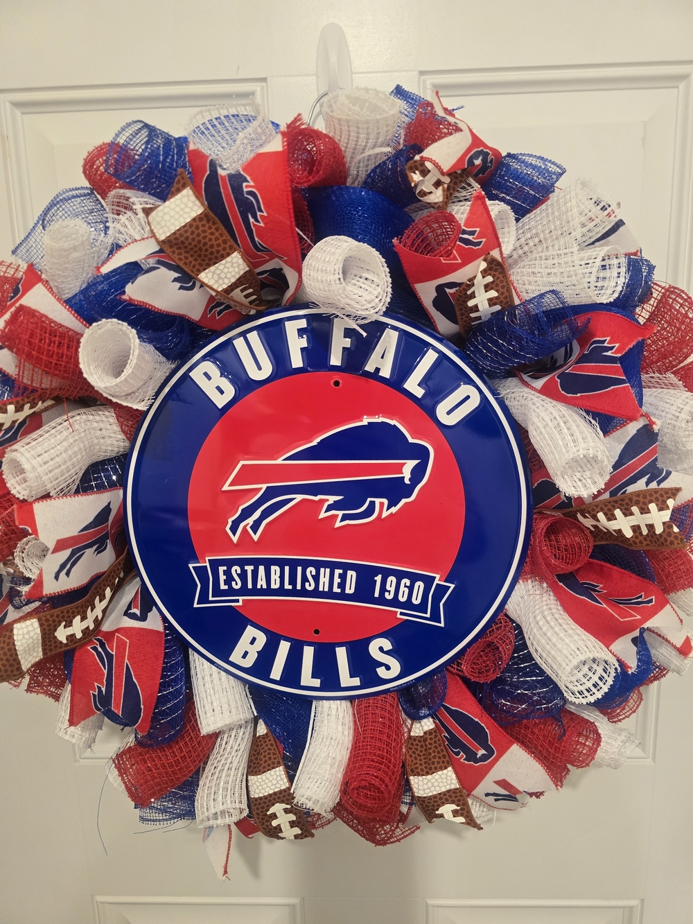 W056 - Buffalo Bills Decorative Wreath - Red, Blue & White Football